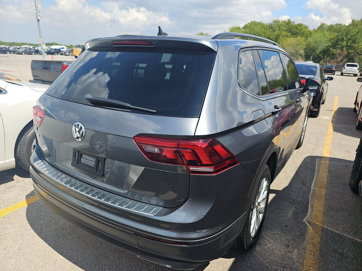 2020 Volkswagen Tiguan - VIN 3VV1B7AX7LM083254