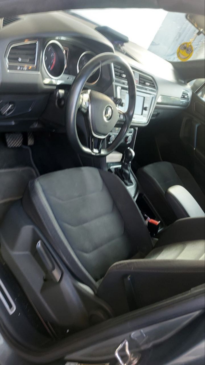 2020 Volkswagen Tiguan - VIN 3VV1B7AX7LM083254