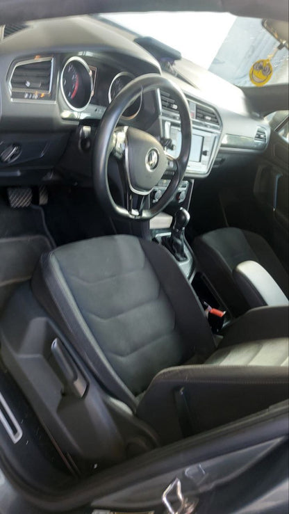 2020 Volkswagen Tiguan - VIN 3VV1B7AX7LM083254