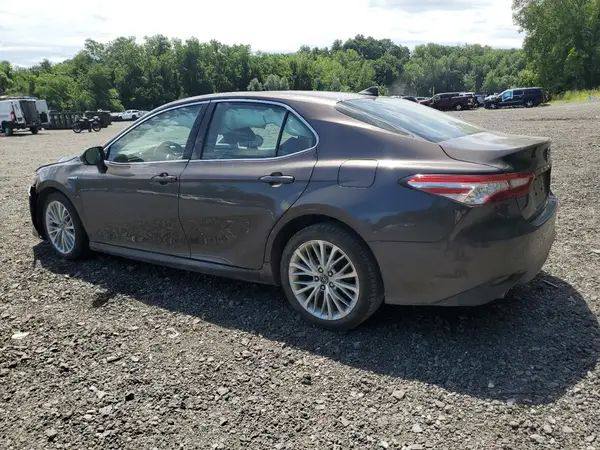 4T1G31AK1NU596095 - 2022 Toyota camry XLE hybrid