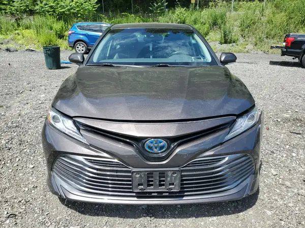 4T1G31AK1NU596095 - 2022 Toyota camry XLE hybrid