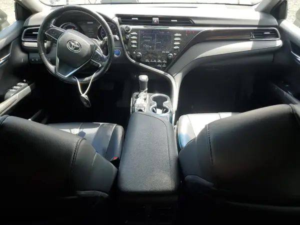 4T1G31AK1NU596095 - 2022 Toyota camry XLE hybrid