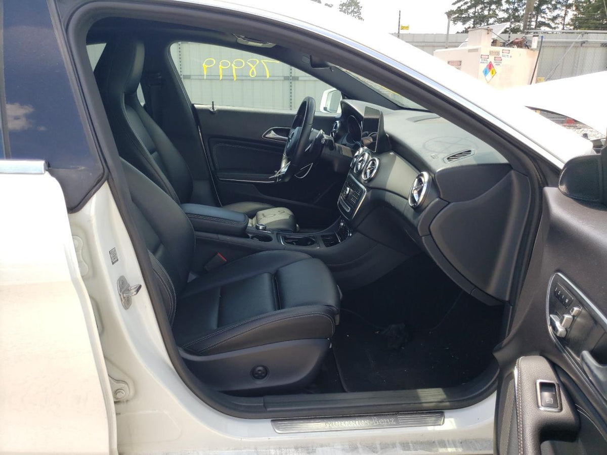 WDDSJ4EB6JN672971 - 2018 Mercedes-benz cla-class