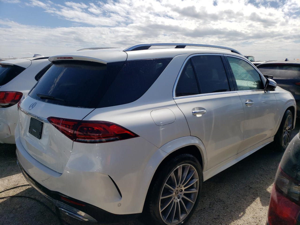 WDDSJ4EBXKN740271