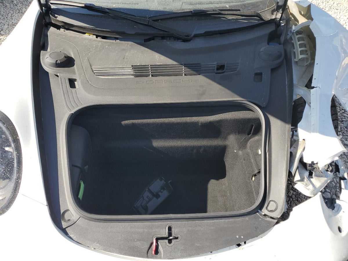 WP0CB2A94JS147492 - 2018 Porsche 911