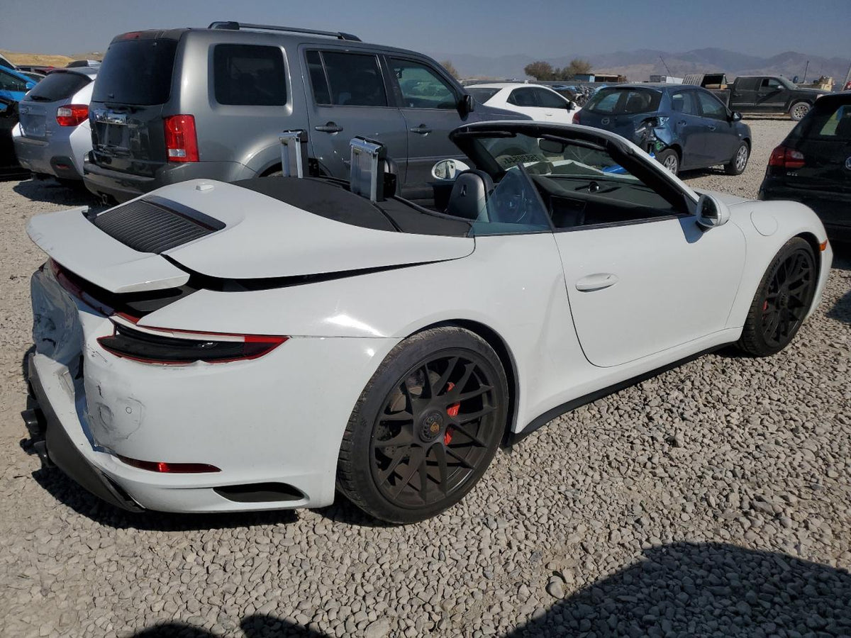 WP0CB2A94JS147492 - 2018 Porsche 911